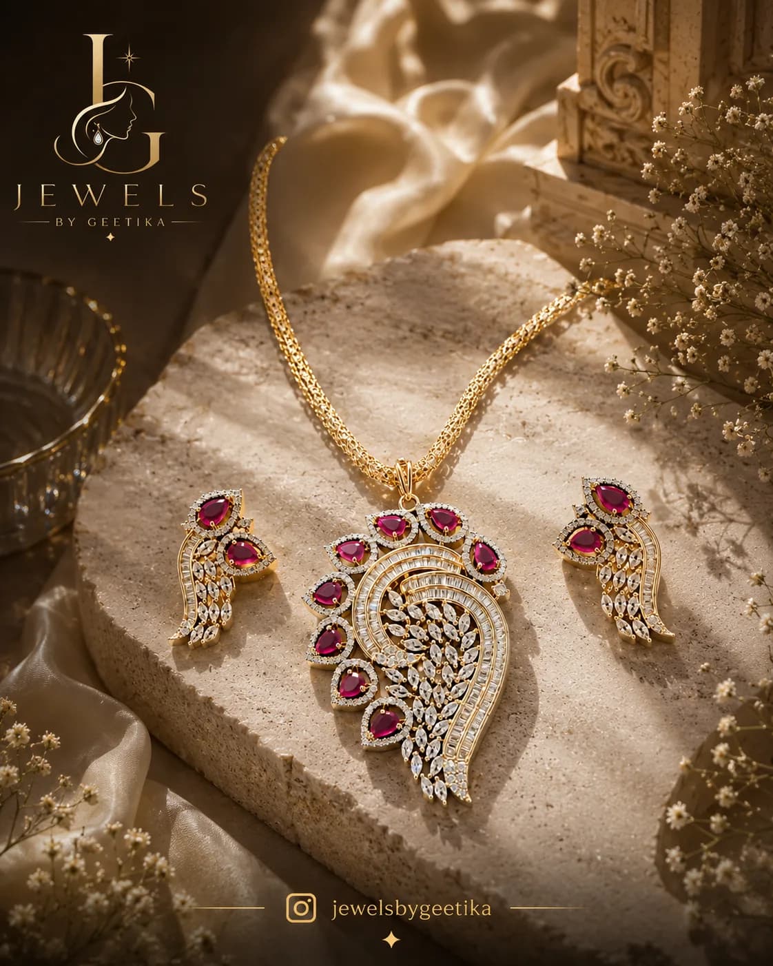 Adaa Necklace Set view 3