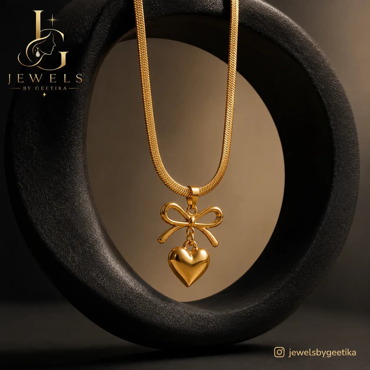 Loveknot Pendant view 4